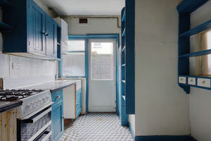 Kitchen- click for photo gallery